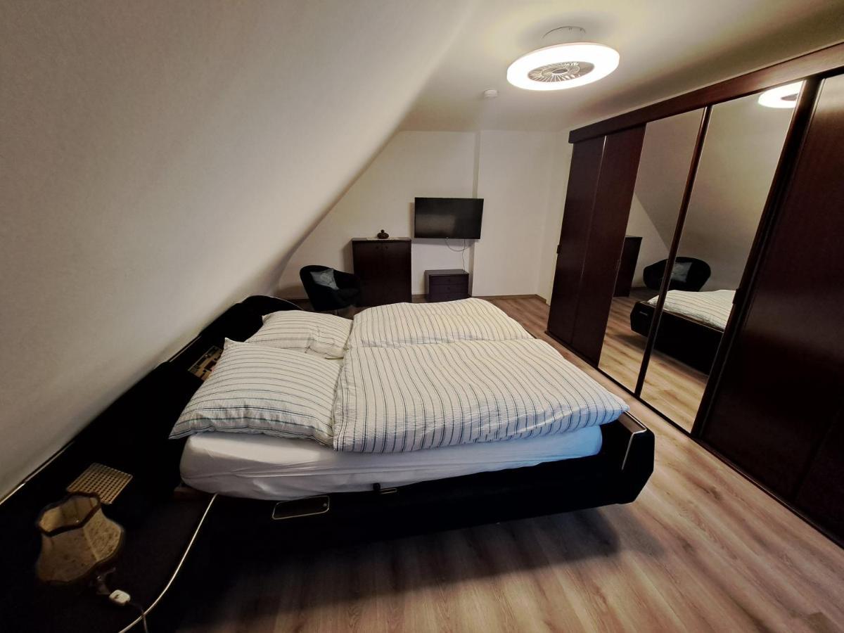 Muttis Apartment Мёнхен-Гладбах Экстерьер фото